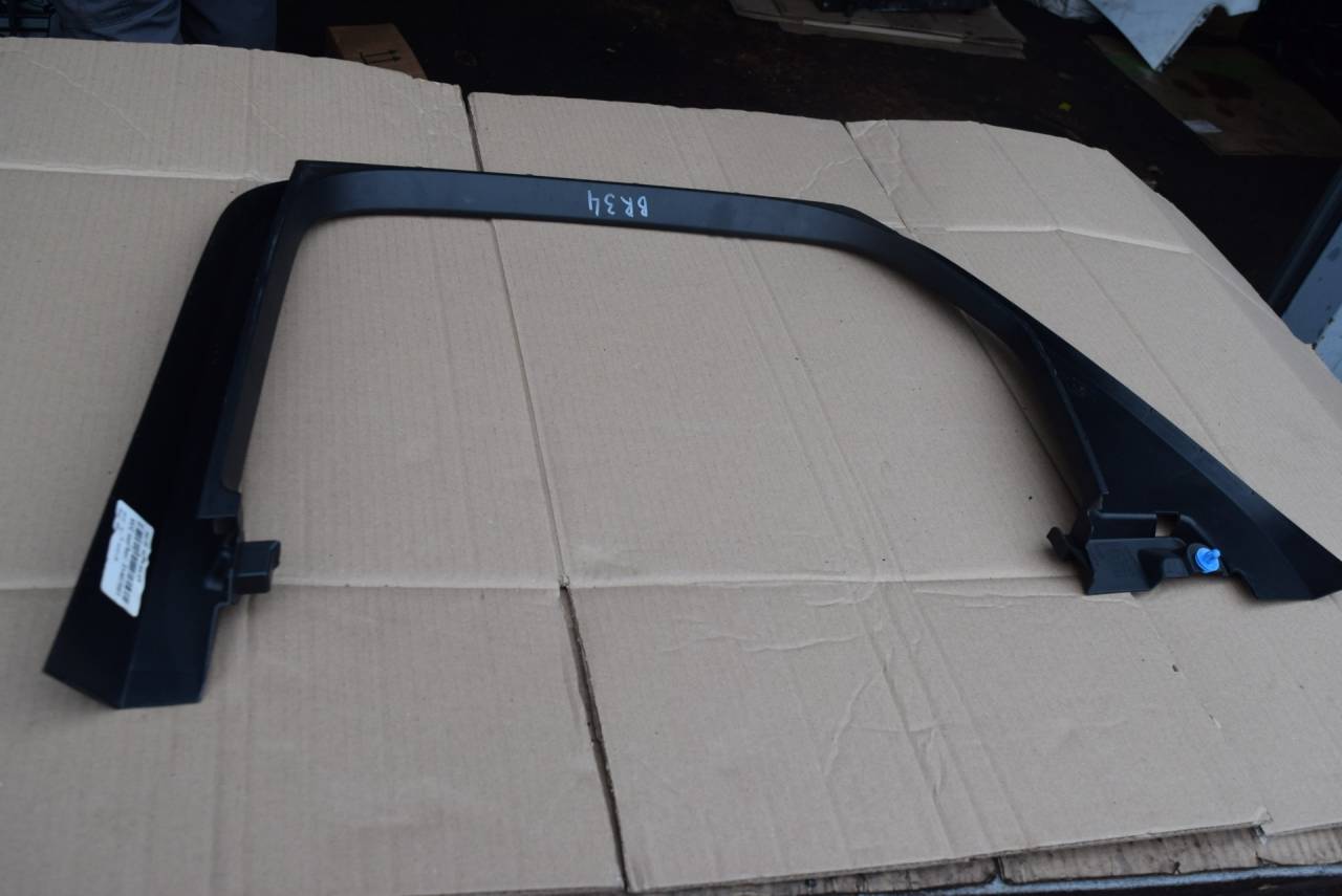 молдинг двери задней левой Volvo XC60 2 поколение 2021, 2.0 л., бензин, АКПП, 31407565 - фото №1