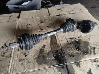 полуось передняя левая (приводной вал, ШРУС) Volvo S70 1 поколение 1998, 2.5 л., бензин, МКПП, седан, 9463757, P9463757