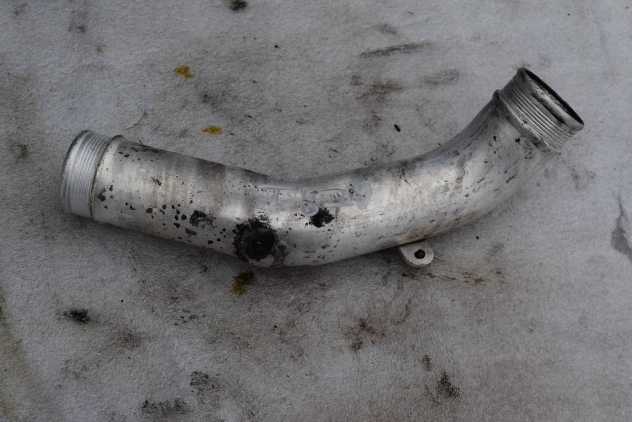 патрубок интеркулера Volvo XC90 1 поколение 2005, 2.4 л., D5, D 5244 T, дизель, АКПП, полный подключаемый привод - фото №1