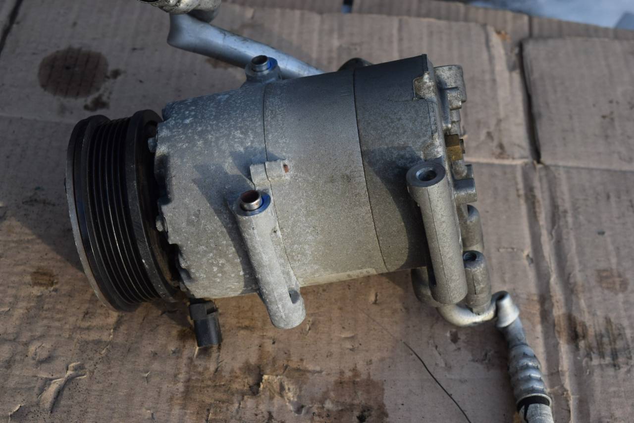 компрессор кондиционера Volvo V40 2 поколение 2013, 1.6 л., Ti, B 4164 T3, бензин, робот, универсал, передний привод, 31404441 - фото №1