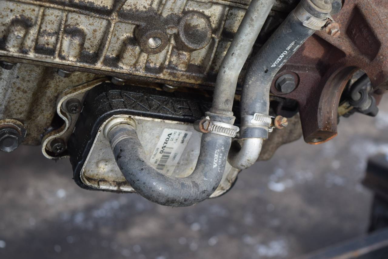 радиатор масляный Volvo XC90 1 поколение 2005, 2.5 л., Ti, B 5254 T2, бензин, АКПП, полный подключаемый привод, 8677974 - фото №1