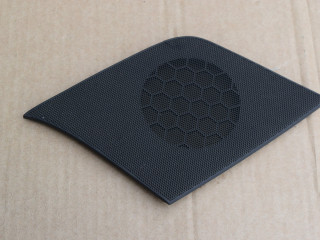 Накладка (сетка) динамика Audi Q5 8R [рестайлинг] 2013, 2.0 л., TFSI, CNCD, бензин, АКПП, полный подключаемый привод, 8R0857228B