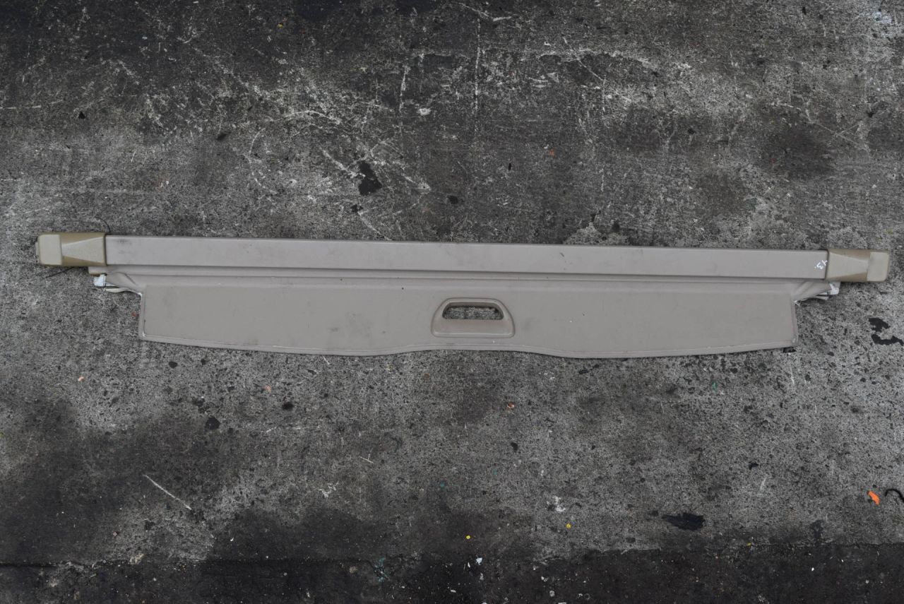 шторка багажника Volvo XC70 2 поколение 2002, 2.4 л., Ti, B 5244 T3, бензин, АКПП, универсал, полный подключаемый привод - фото №1