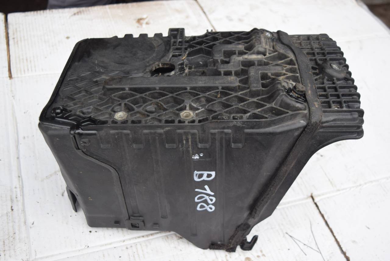 кожух аккумулятора Volvo XC60 1 поколение 2009, 2.4 л., D5, D 5244 T10, дизель, АКПП, полный подключаемый привод, 31294078 - фото №1