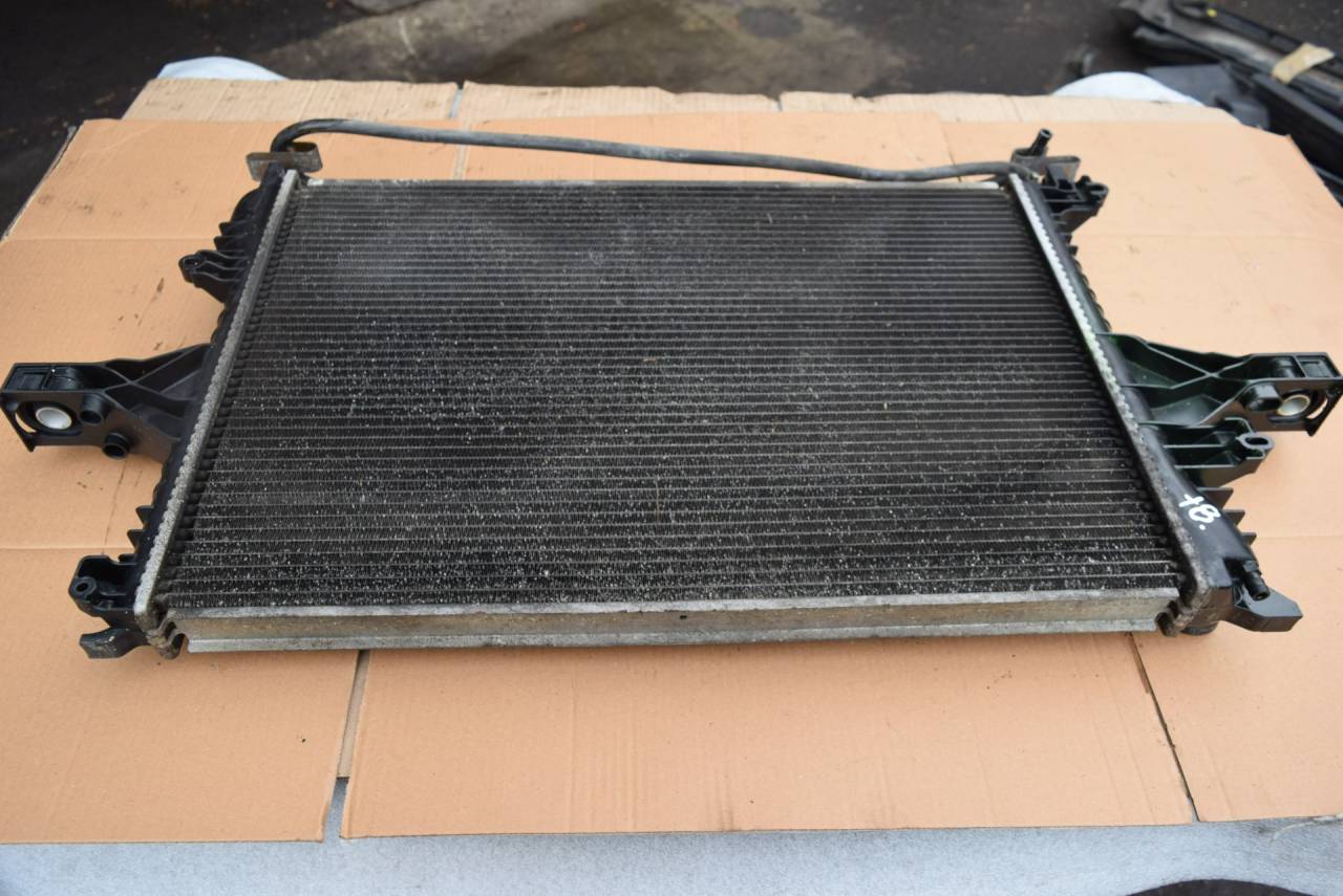 радиатор (основной) Volvo V70 2 поколение 2003, 2.4 л., Ti, B 5244 T3, бензин, МКПП, универсал, передний привод - фото №1