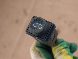 кнопка (выключатель) Volkswagen Sharan 1 поколение 1997, 1.9 л., дизель, МКПП, минивэн, 7M0959561C