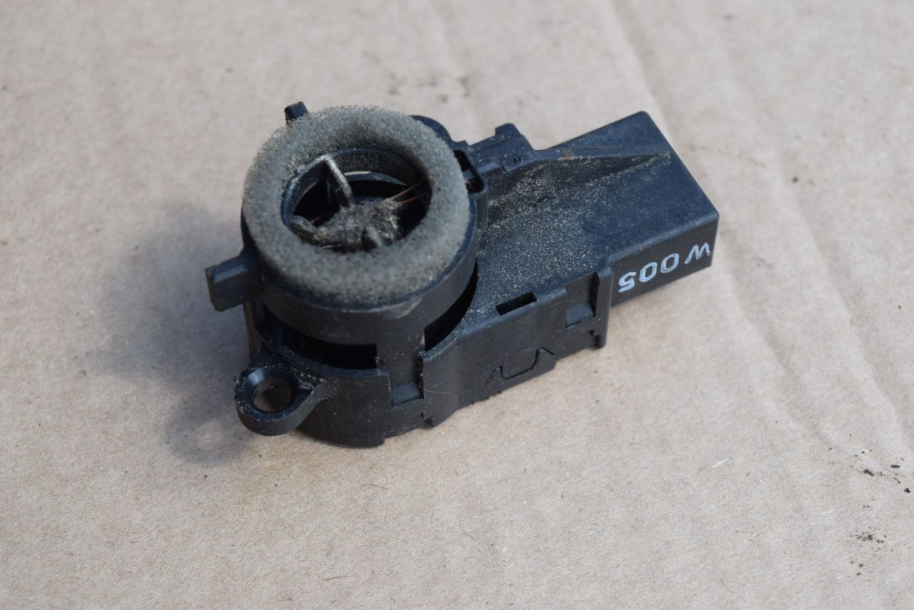 датчик температуры Volvo XC70 3 поколение 2010, 2.4 л., D5, D 5244 T10, дизель, АКПП, универсал, полный привод, 6G9N19C734AC - фото №1