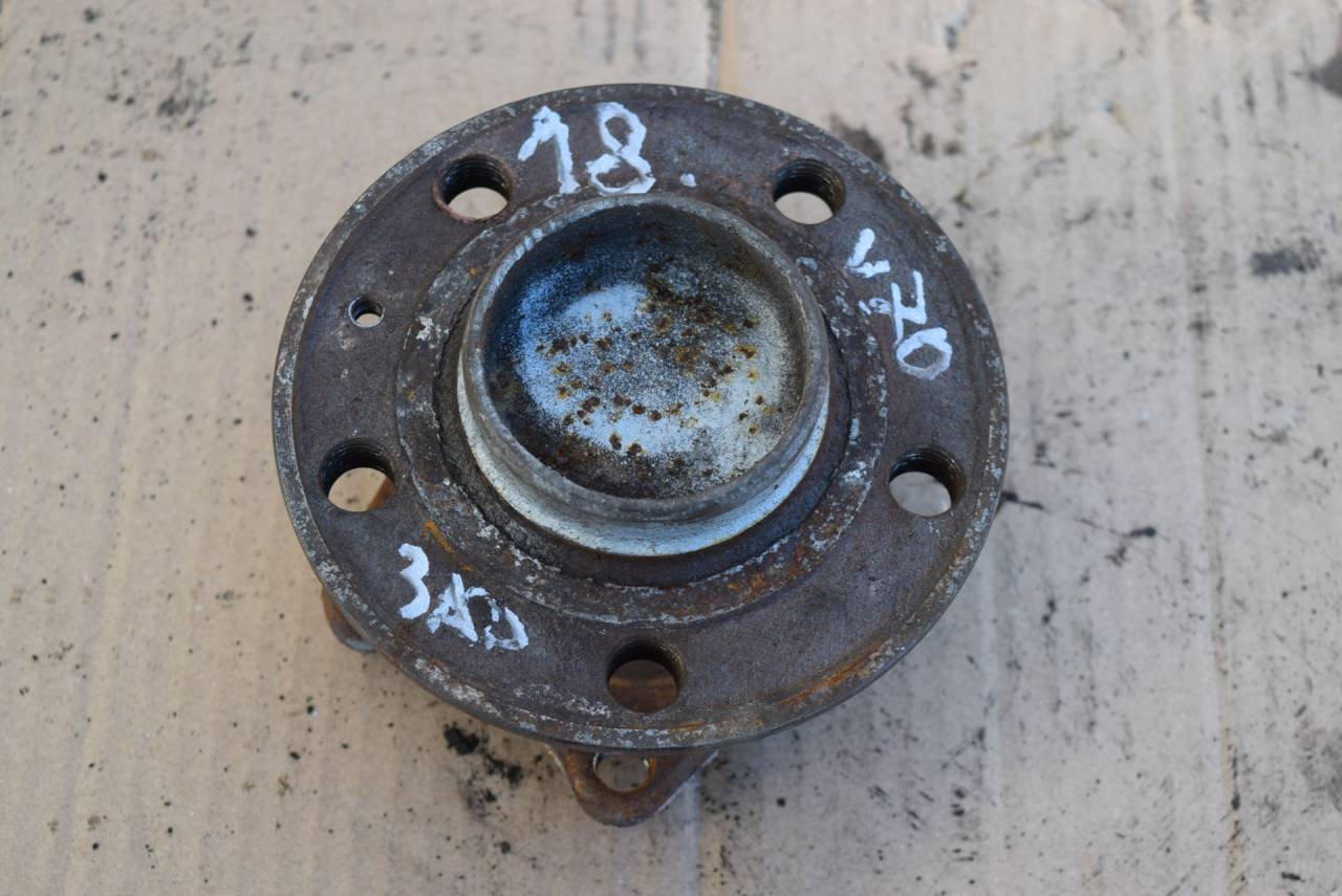 ступица задняя Volvo V70 2 поколение 2003, 2.4 л., Ti, B 5244 T3, бензин, МКПП, универсал, передний привод - фото №1