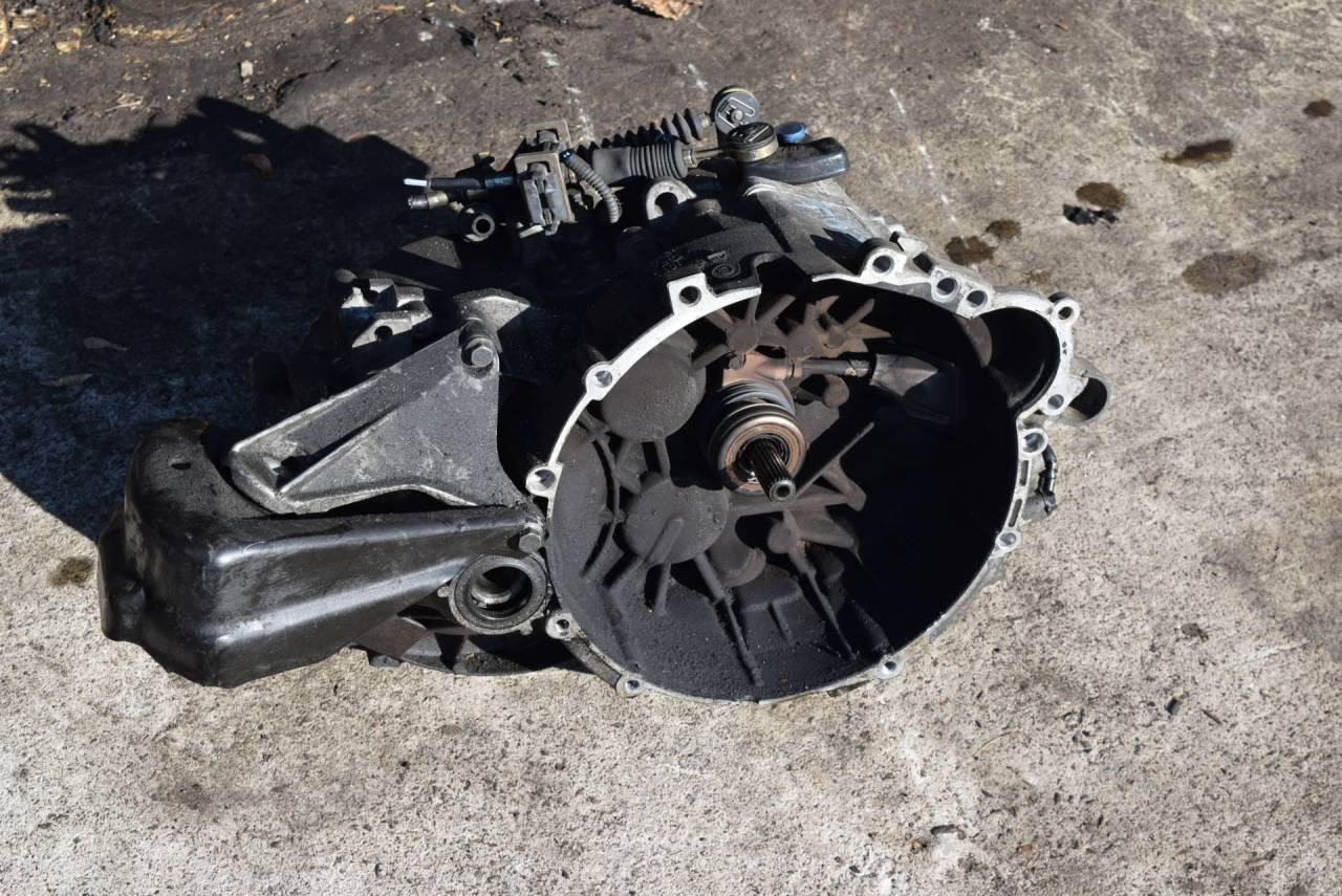 КПП механическая (МКПП) Volvo S80 1 поколение 2001, 2.0 л., Ti, B 5204 T4, бензин, МКПП, седан, передний привод, M56L2, P9482040, 9482040 - фото №1