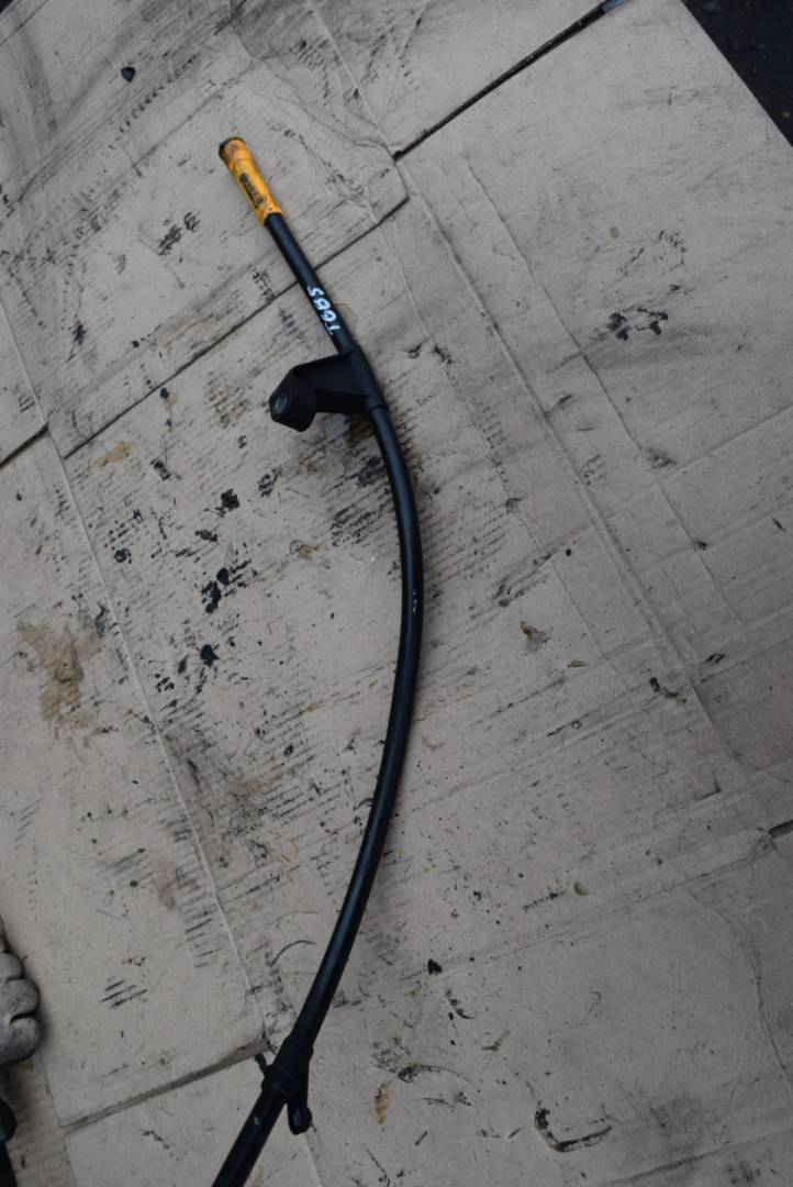 трубка масляного щупа Volkswagen Transporter T5 2008, 2.5 л., TDi PD, AXE, дизель, МКПП, передний привод, 070115629K - фото №1