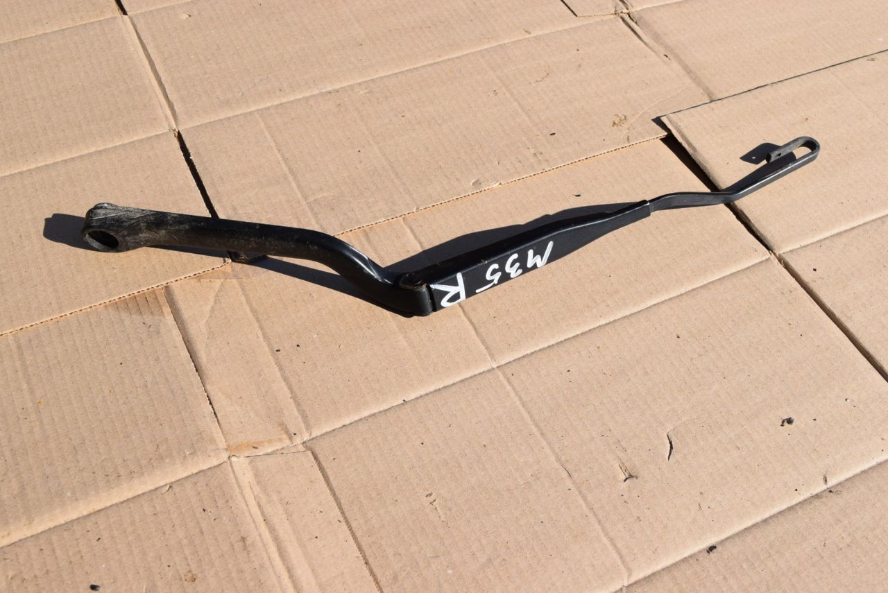 щеткодержатель (поводок стеклоочистителя, дворник) Volvo XC70 1 поколение 1999, 2.4 л., Ti, B 5244 T, бензин, АКПП, универсал, полный подключаемый привод, 9178855 - фото №1