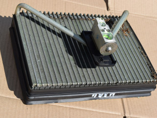 радиатор кондиционера Volvo XC70 2 поколение 2002, 2.5 л., Ti, B 5254 T2, бензин, МКПП, универсал, полный подключаемый привод