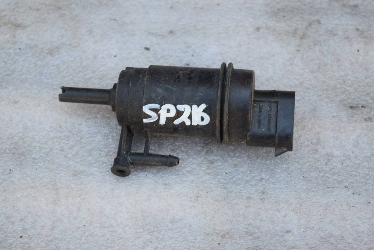 насос (моторчик) омывателя стекла Renault Laguna 1 поколение 1998, 1.8 л., бензин, универсал, 7700802336 - фото №1