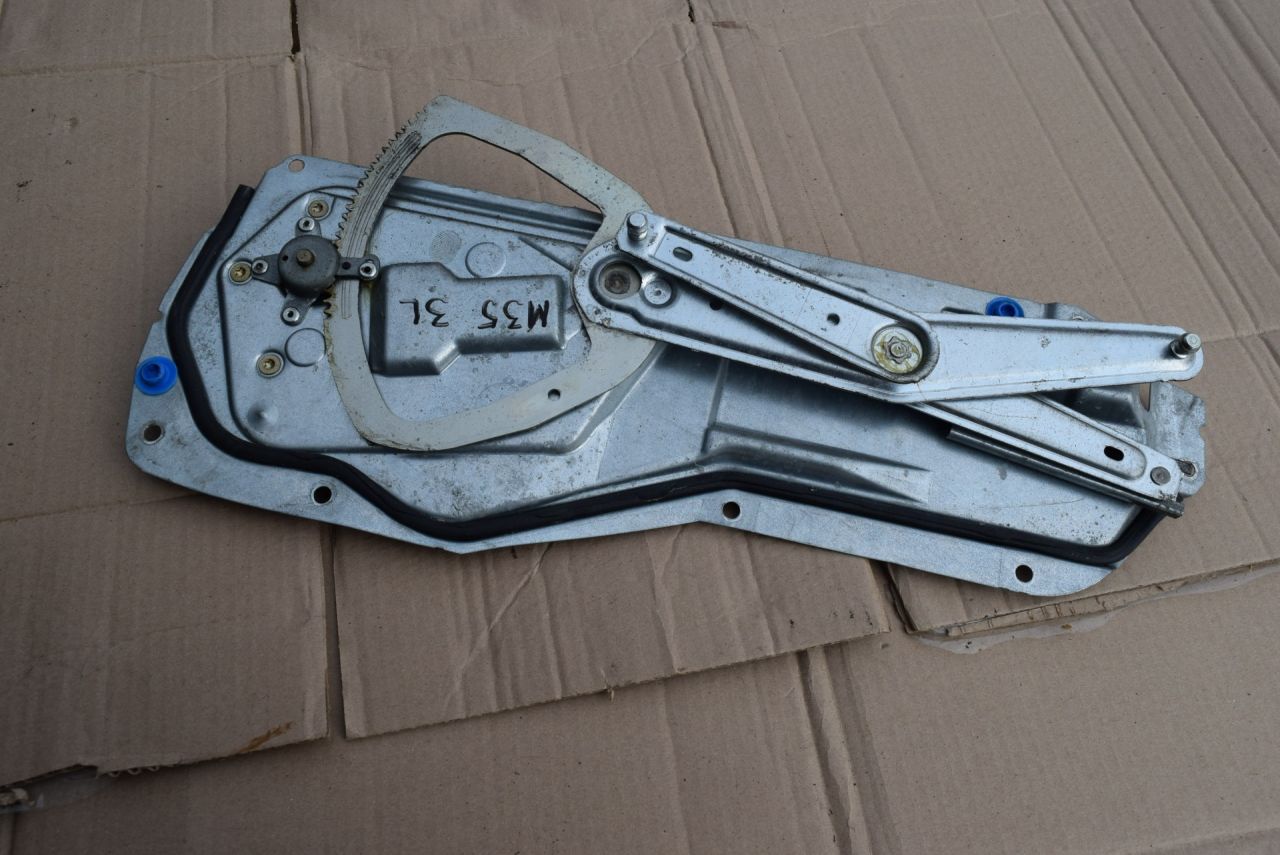 стеклоподъемник электрический задний левый Volvo XC70 1 поколение 1999, 2.4 л., Ti, B 5244 T, бензин, АКПП, универсал, полный подключаемый привод, 9152725 - фото №1