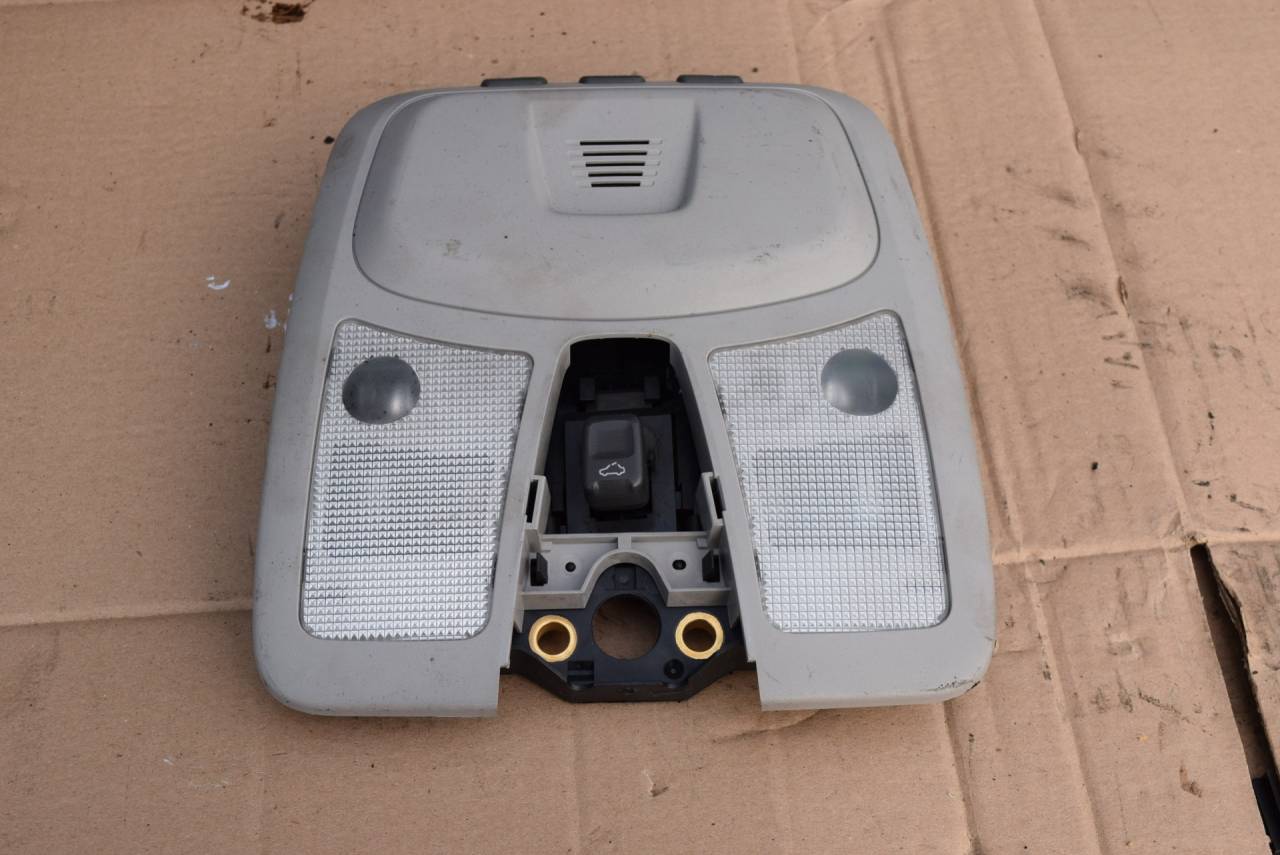 фонарь салона (плафон) Volvo XC90 1 поколение 2005, 2.5 л., Ti, B 5254 T2, бензин, АКПП, полный подключаемый привод, 9168160, 30669622 - фото №1