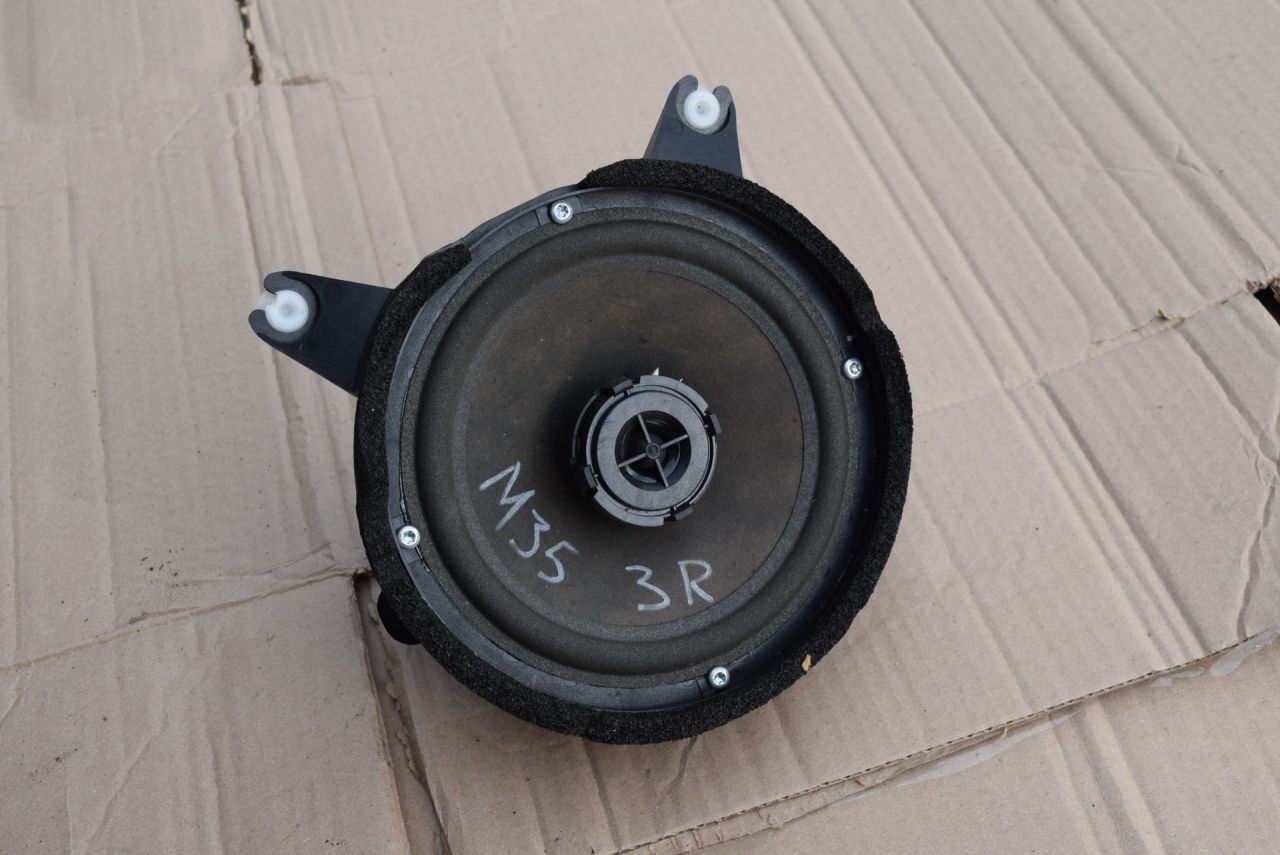 динамик двери Volvo XC70 1 поколение 1999, 2.4 л., Ti, B 5244 T, бензин, АКПП, универсал, полный подключаемый привод, 3533622 - фото №1