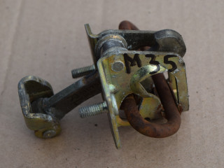 ограничитель открывания двери задней Volvo XC70 1 поколение 1999, 2.4 л., Ti, B 5244 T, бензин, АКПП, универсал, полный подключаемый привод