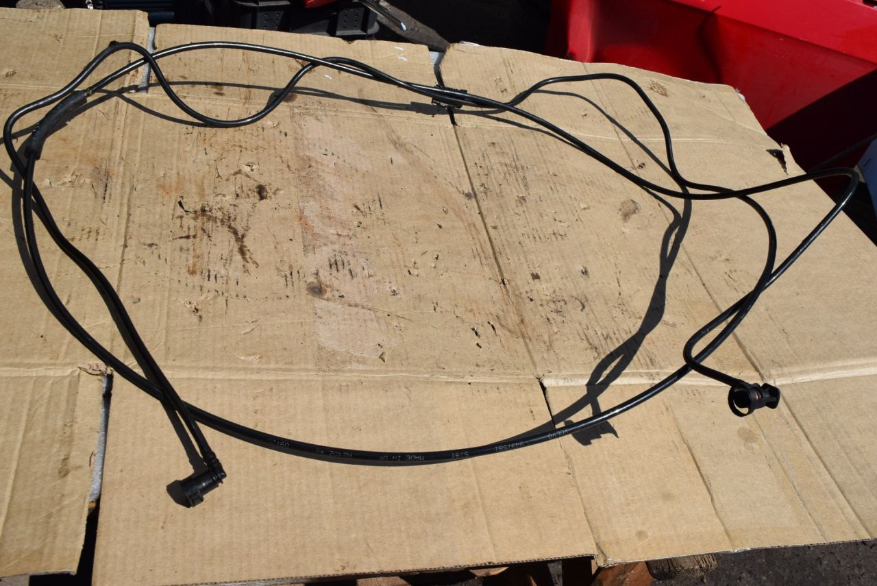 трубка вакуумная Volvo XC70 2 поколение 2002, 2.5 л., Ti, B 5254 T2, бензин, МКПП, универсал, полный подключаемый привод, 9497581 - фото №1