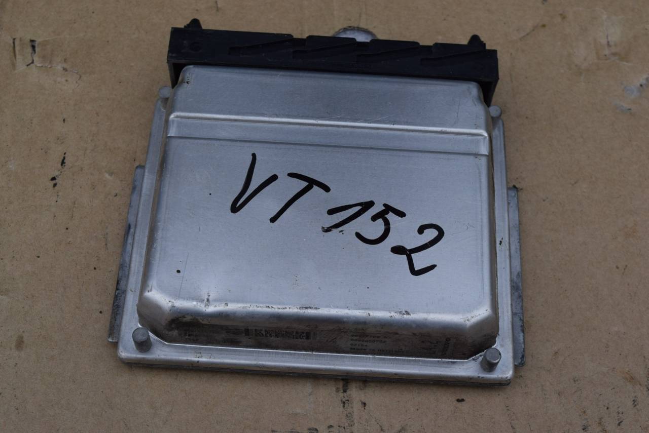 блок управления двигателем Volvo V70 2 поколение 2003, 2.4 л., D5, D 5244 T, дизель, АКПП, седан, передний привод, 08677708A, 0281010319 - фото №1