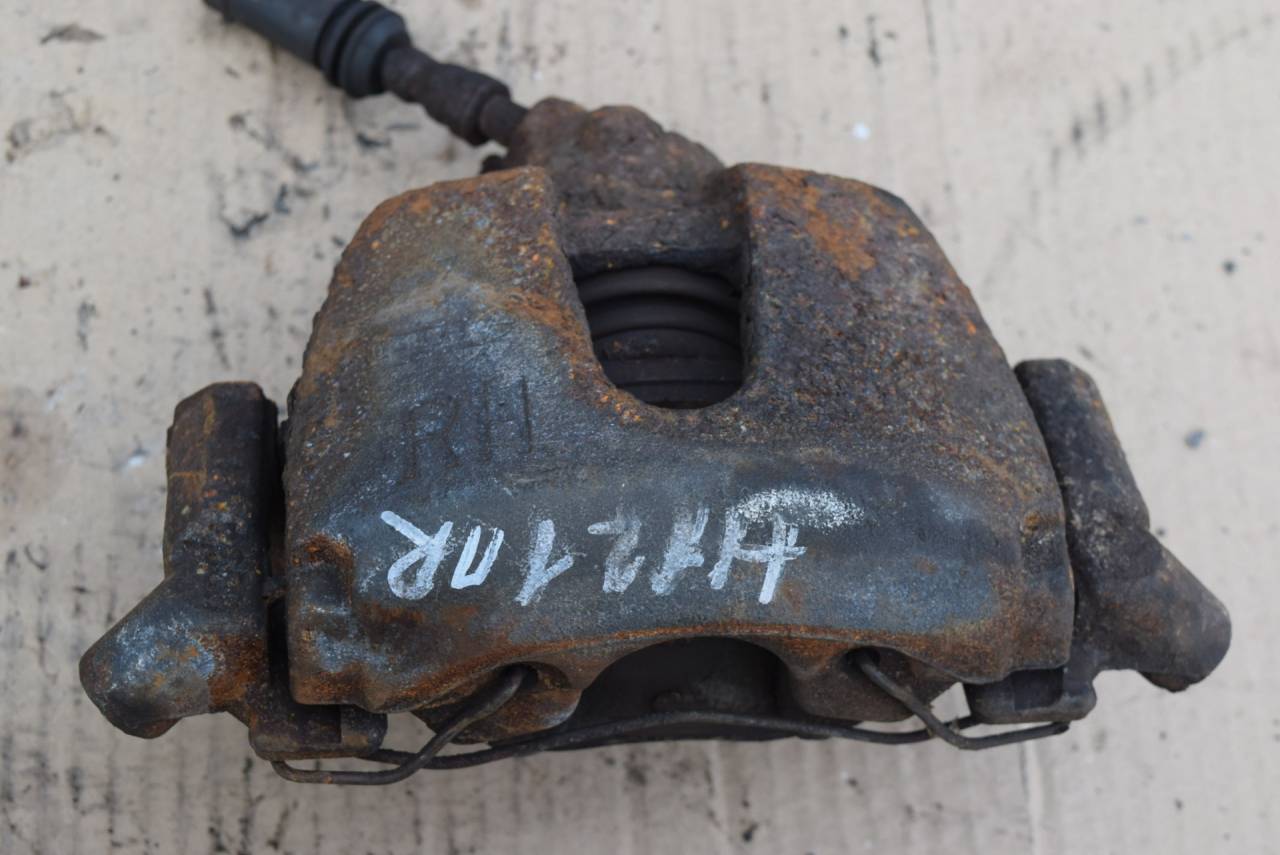 суппорт передний правый Volvo C30 1 поколение 2007, 2.5 л., Ti, бензин, МКПП, серый, хетчбэк 3 дв., передний привод, 36000485 - фото №1