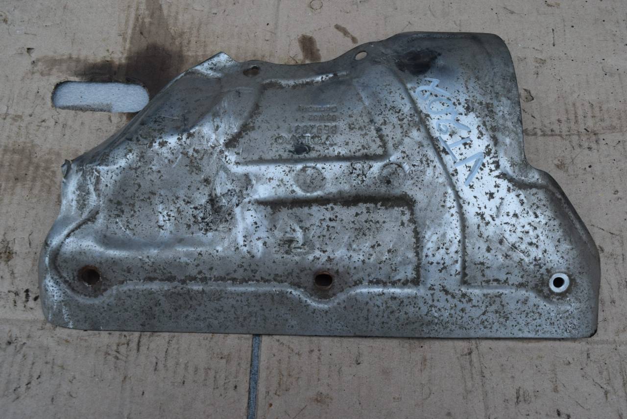 защита (экран) выпускного коллектора Volvo V70 2 поколение 2003, 2.4 л., D5, D 5244 T, дизель, АКПП, седан, передний привод, 8692831 - фото №1