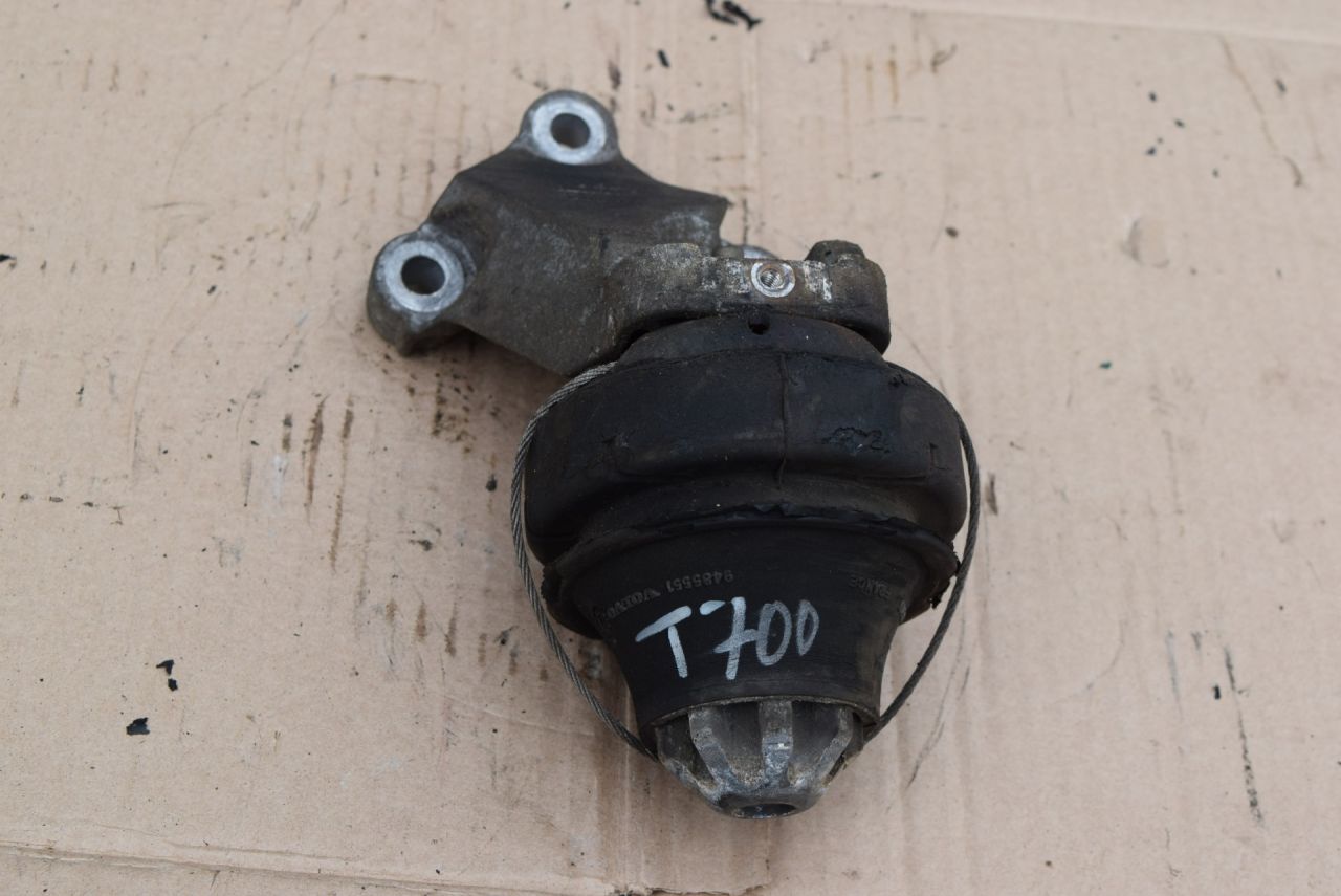 подушка крепления двигателя Volvo V70 2 поколение 2002, 2.4 л., i, B 5244 S, бензин, АКПП, универсал, передний привод, 9485551 - фото №1