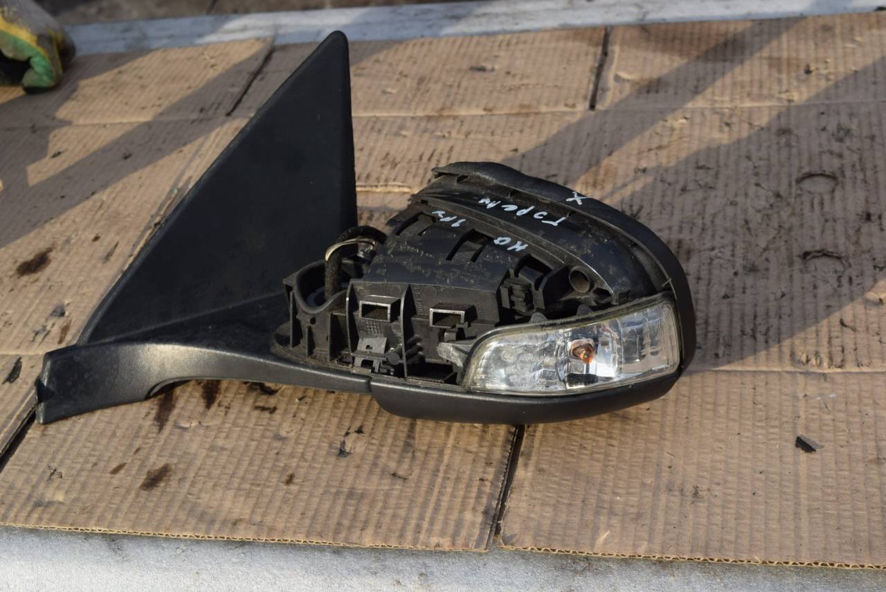 зеркало наружное левое Volvo C30 1 поколение 2007, 2.5 л., Ti, бензин, МКПП, серый, хетчбэк 3 дв., передний привод - фото №1