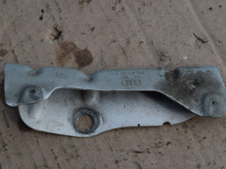 крепление ( кронштейн ) крыла Audi Q5 8R [рестайлинг] 2013, 2.0 л., TFSI, CNCD, бензин, АКПП, полный подключаемый привод, 8R0821467A