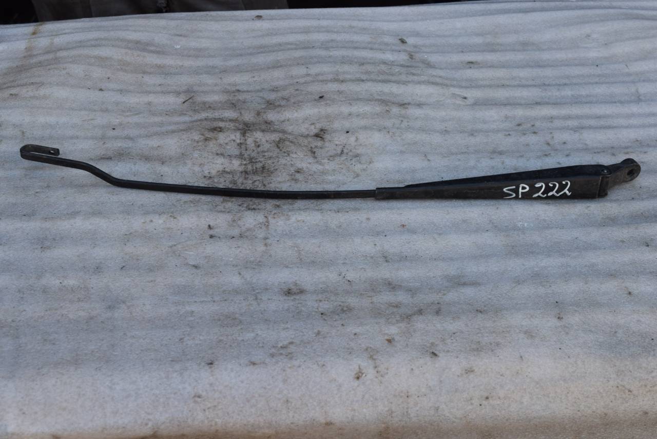 щеткодержатель (поводок стеклоочистителя, дворник) Ford Mondeo 2 поколение 1999, 1.8 л., дизель, 93BG17526C2C - фото №1