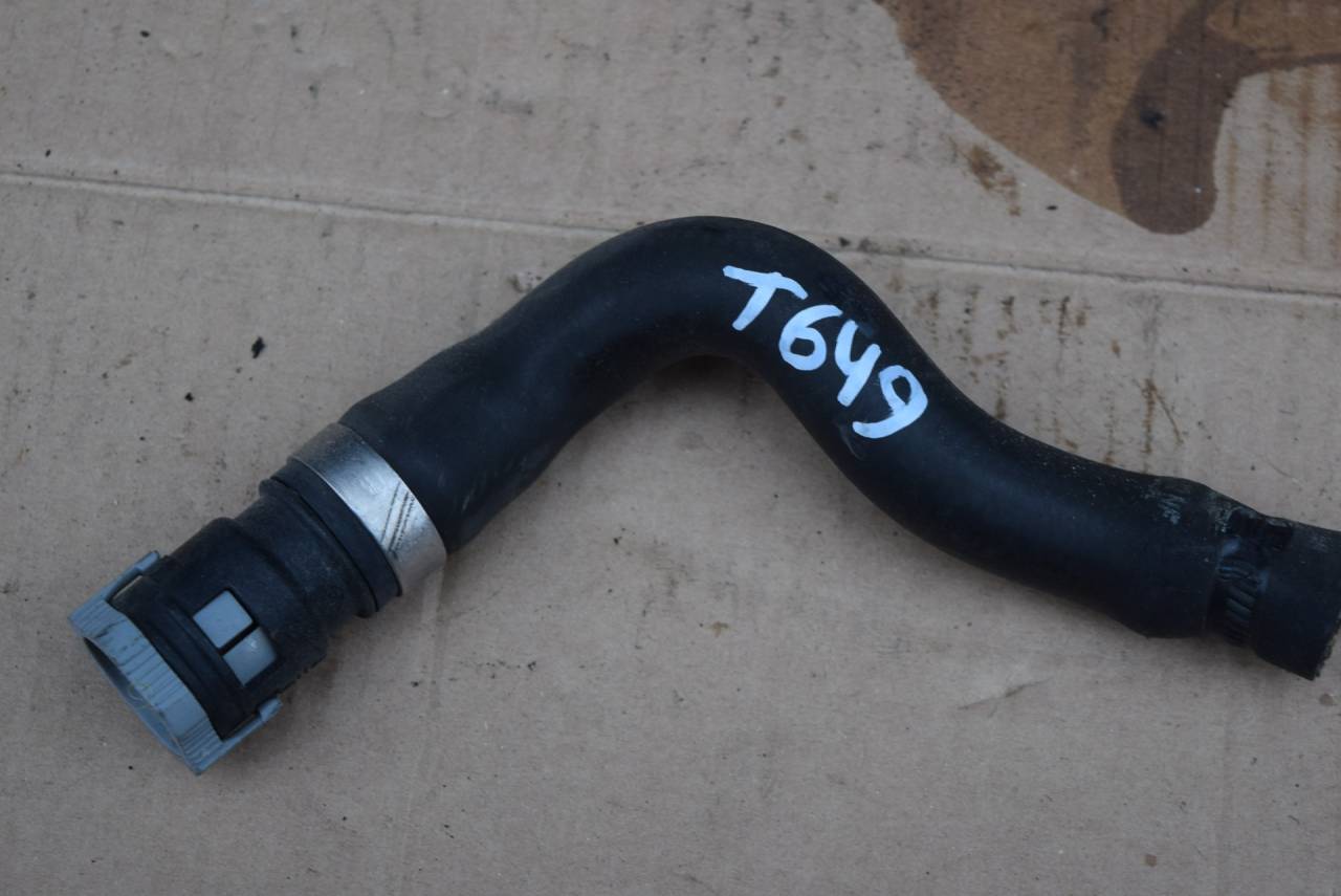 патрубок отопителя (печки) Volvo C30 1 поколение 2007, 2.5 л., Ti, бензин, МКПП, серый, хетчбэк 3 дв., передний привод, 3M5H18K582NF - фото №1