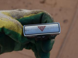 кнопка аварийной сигнализации Ford Mondeo 3 поколение [рестайлинг] 2004, 1.8 л., бензин, МКПП, универсал, 4S7T13A350AB