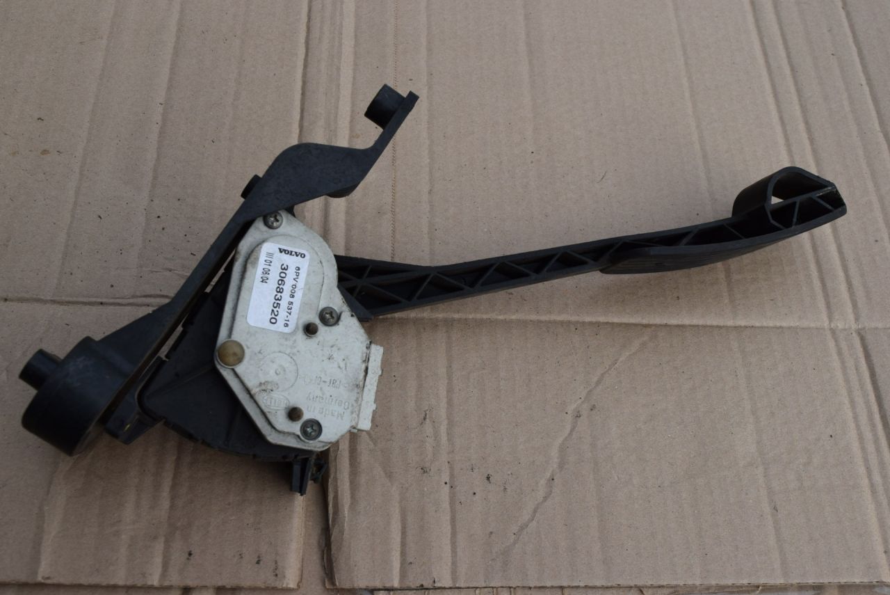 педаль Volvo XC90 1 поколение 2003, 2.4 л., D 5244 T, дизель, АКПП, 30683520 - фото №1