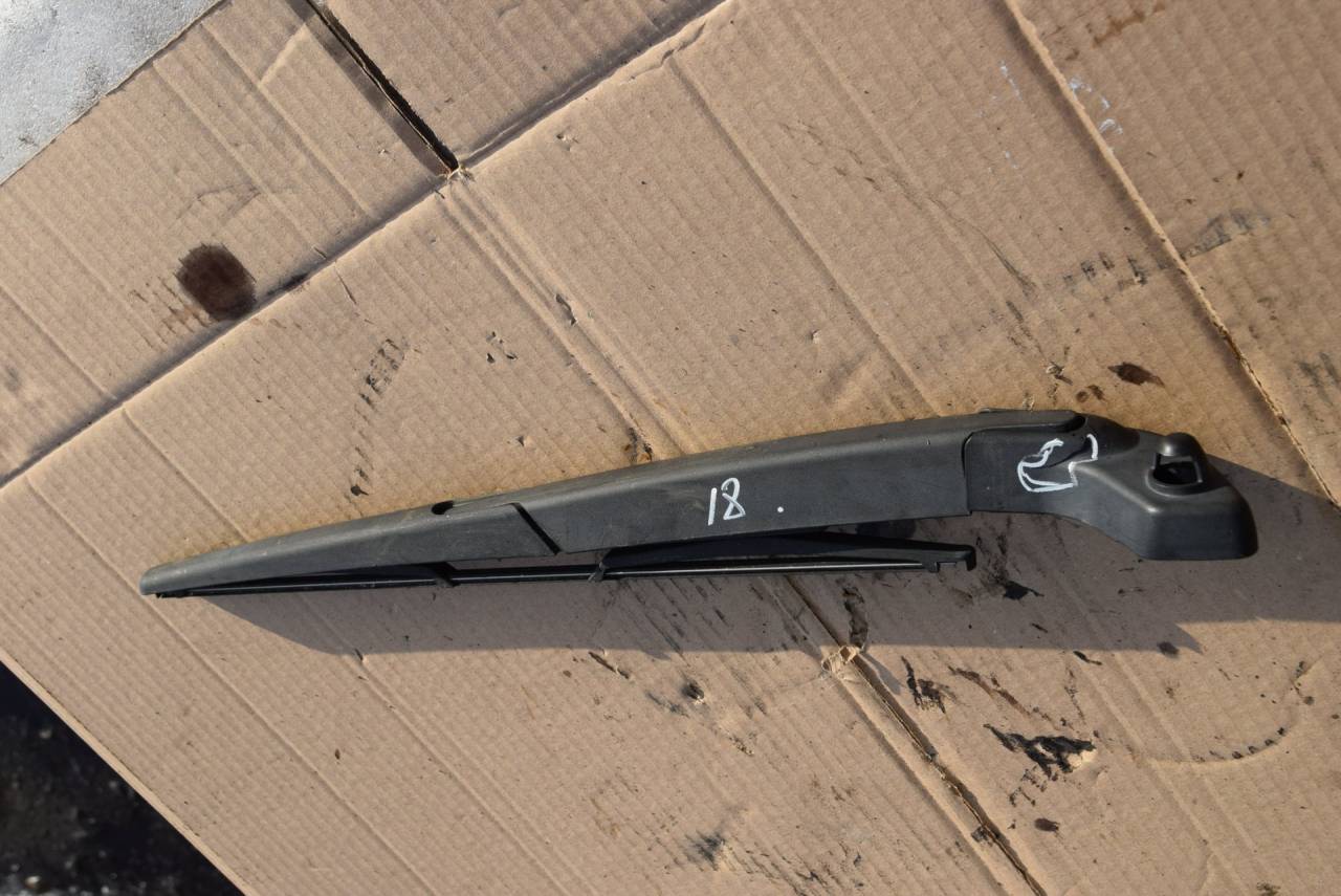 щеткодержатель задний Volvo V70 2 поколение 2003, 2.4 л., Ti, B 5244 T3, бензин, МКПП, универсал, передний привод - фото №1