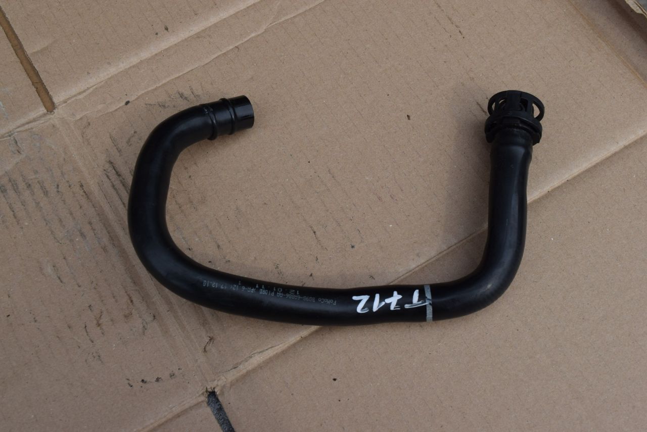 трубка вентиляции картерных газов Volvo S60 2 поколение 2012, 1.6 л., Ti, B 4164 T3, бензин, АКПП, универсал, передний привод, BG9G6A886AA - фото №1