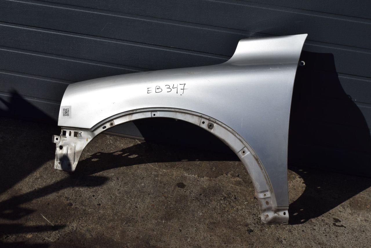 крыло переднее левое Volvo XC90 1 поколение 2003, 2.4 л., D 5244 T, дизель, АКПП - фото №1