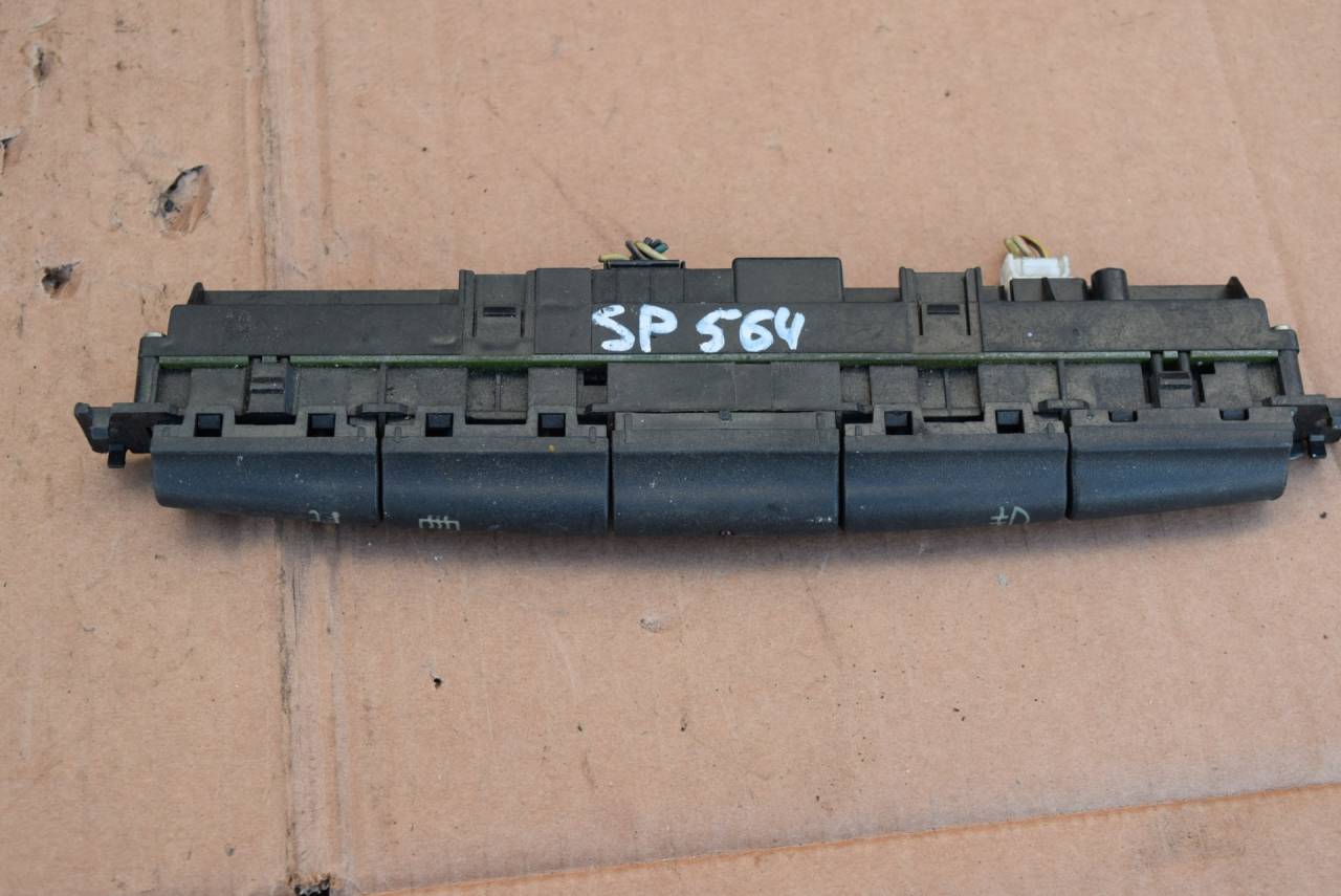 кнопка (выключатель) Fiat Brava 1 поколение 1997, 1.4 л., бензин, хетчбэк 5 дв. - фото №1