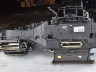 корпус отопителя (печки) Audi Q5 8R [рестайлинг] 2013, 2.0 л., TFSI, CNCD, бензин, АКПП, полный подключаемый привод, 8T1820005H