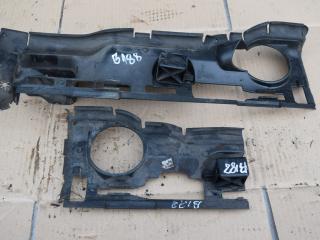 воздуховод (дефлектор) радиатора Volvo XC60 1 поколение 2009, 2.4 л., D5, D 5244 T10, дизель, АКПП, полный подключаемый привод, 30764570