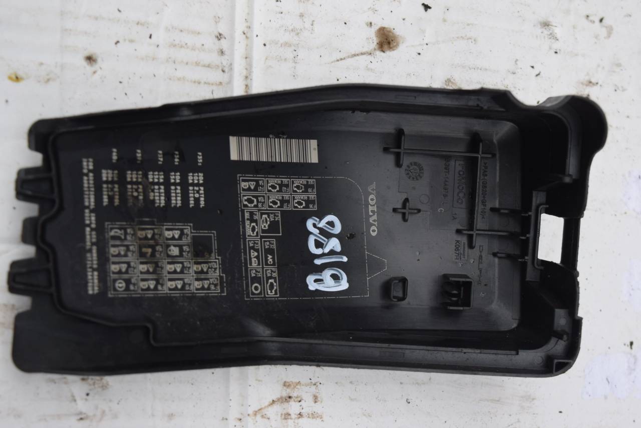 крышка блока предохранителей Volvo XC60 1 поколение 2009, 2.4 л., D5, D 5244 T10, дизель, АКПП, полный подключаемый привод, 6G9T14A076L - фото №1