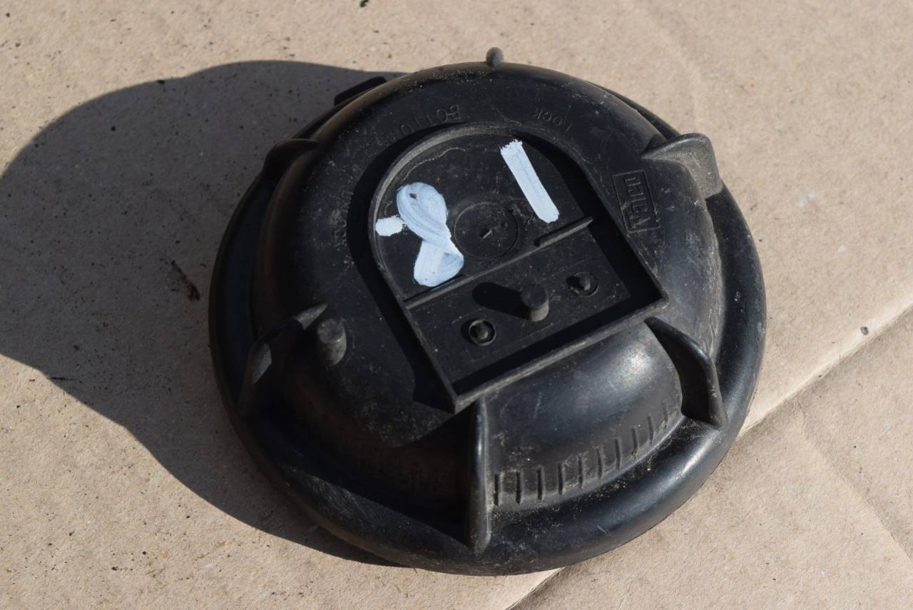 крышка фары Volvo V70 2 поколение 2003, 2.4 л., Ti, B 5244 T3, бензин, МКПП, универсал, передний привод, 9178538 - фото №1