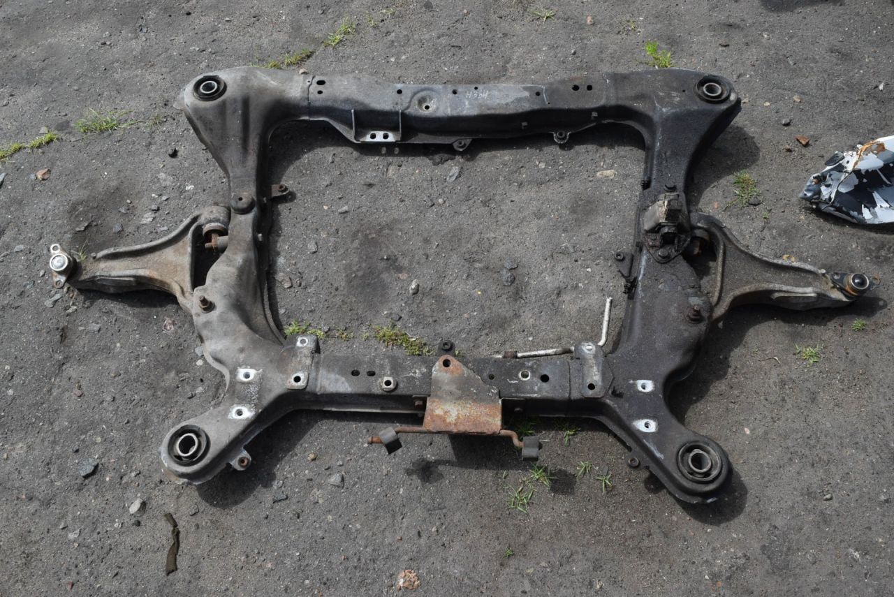 балка подвески передняя (подрамник) Volvo XC70 2 поколение 2002, 2.5 л., Ti, B 5254 T2, бензин, МКПП, универсал, полный подключаемый привод - фото №1