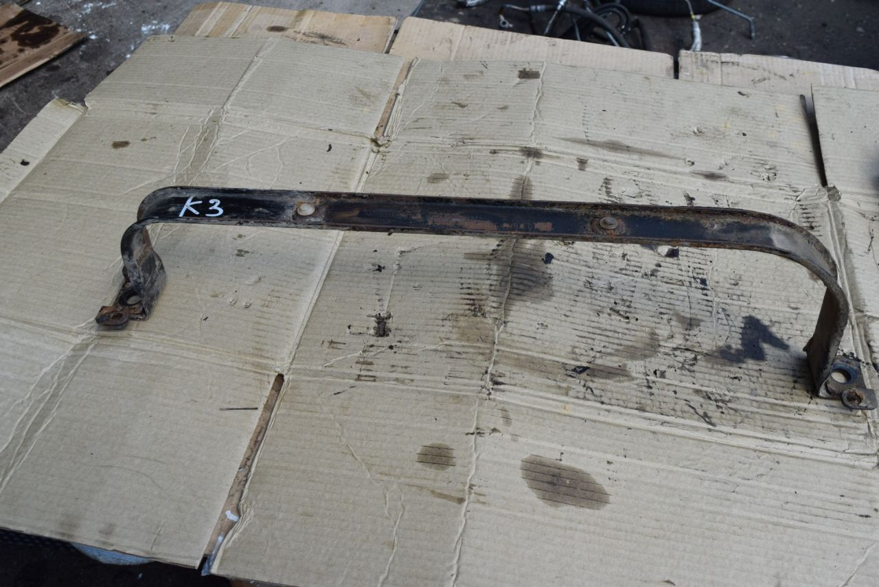 крепление бака топливного Volvo XC60 1 поколение 2012, 2.4 л., D5, D 5244 T10, дизель, АКПП, полный привод, 31303697 - фото №1