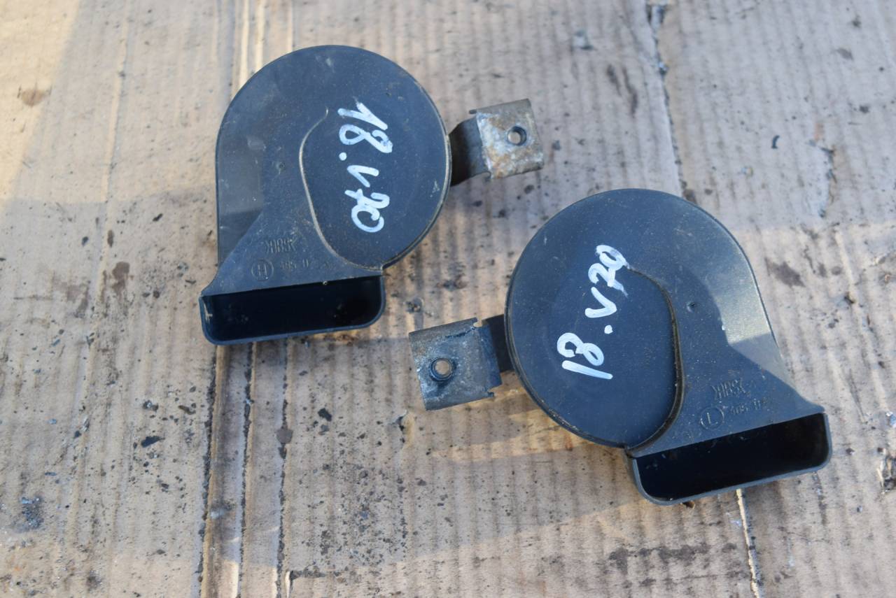 сигнал (клаксон) Volvo V70 2 поколение 2003, 2.4 л., Ti, B 5244 T3, бензин, МКПП, универсал, передний привод - фото №1