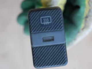 кнопка обогрева заднего стекла Volkswagen Transporter T4 1995, 1.9 л., дизель, МКПП, 701959621