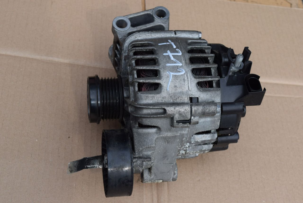 генератор Volvo S60 2 поколение 2012, 1.6 л., Ti, B 4164 T3, бензин, АКПП, универсал, передний привод, 31285435 - фото №1