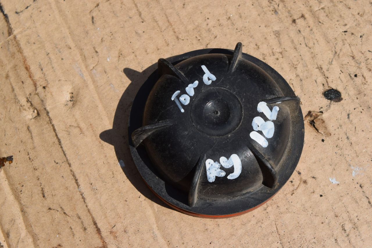 крышка фары Ford Focus 1 поколение 1999, 1.4 л., бензин, XS4X13K046CB - фото №1