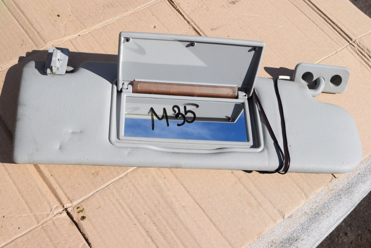 козырек солнцезащитный Volvo XC70 1 поколение 1999, 2.4 л., Ti, B 5244 T, бензин, АКПП, универсал, полный подключаемый привод - фото №1