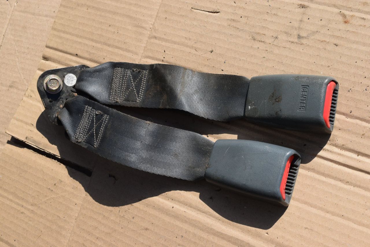 замок ремня безопасности Nissan Almera Classic B10 2006, 1.6 л., i, QG16DE, бензин, МКПП, седан, передний привод - фото №1