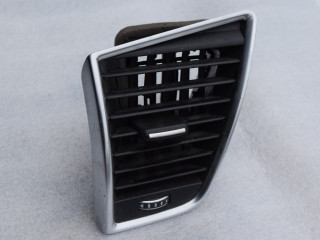 дефлектор обдува салона Audi Q5 8R [рестайлинг] 2013, 2.0 л., TFSI, CNCD, бензин, АКПП, полный подключаемый привод, 8R1820901J