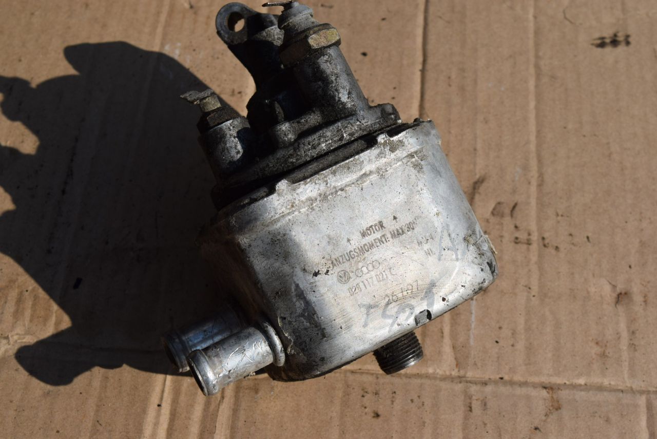 теплообменник масляного фильтра Audi A4 B5 1997, 1.9 л., AFN, дизель, МКПП, седан, 028117021C - фото №1